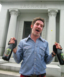 A drink to brewers of yore in front of their tombs in Green-Wood Cemetery.